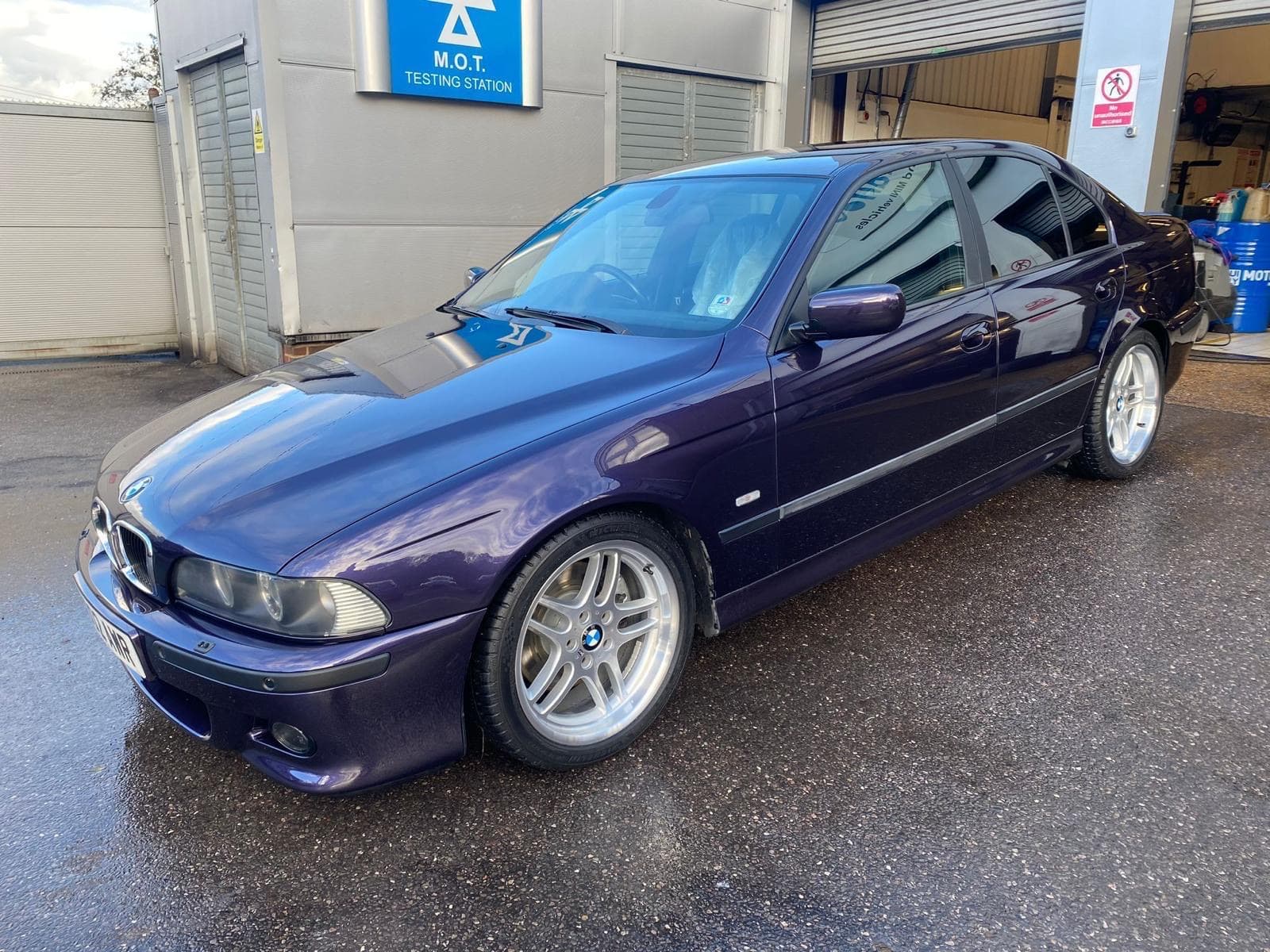 BMW E39 530i Sport in Purple, passenger side view